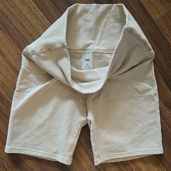 💥Buy2Get1Free💥Tna Beige Shorts - Picture 1 of 5